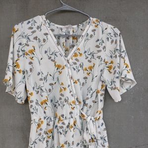 Cute flowy floral blouse